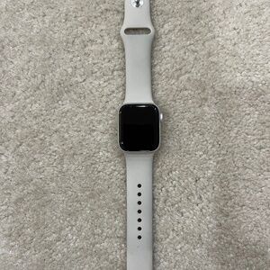 Apple Watch Series 6 40mm with sports band